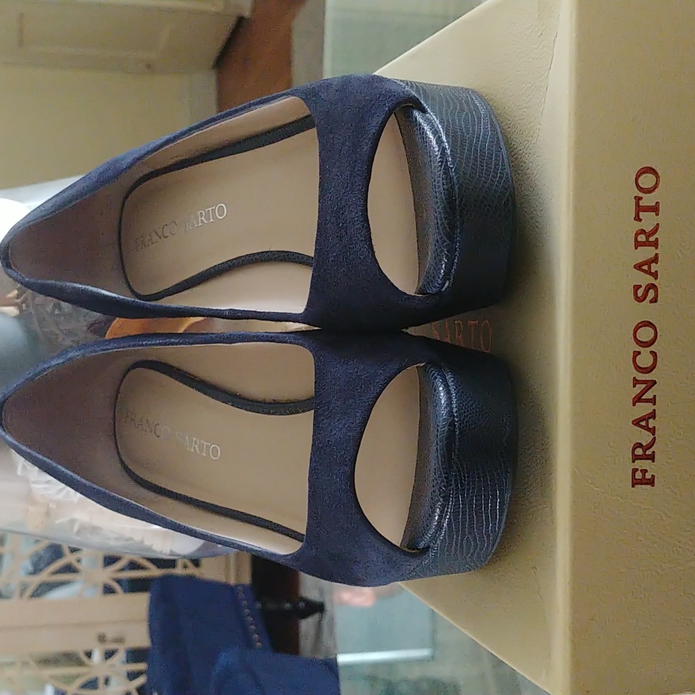 EXCELLENT CONDITION - BLUE SUEDE SHOES (Platform/Peep toe)